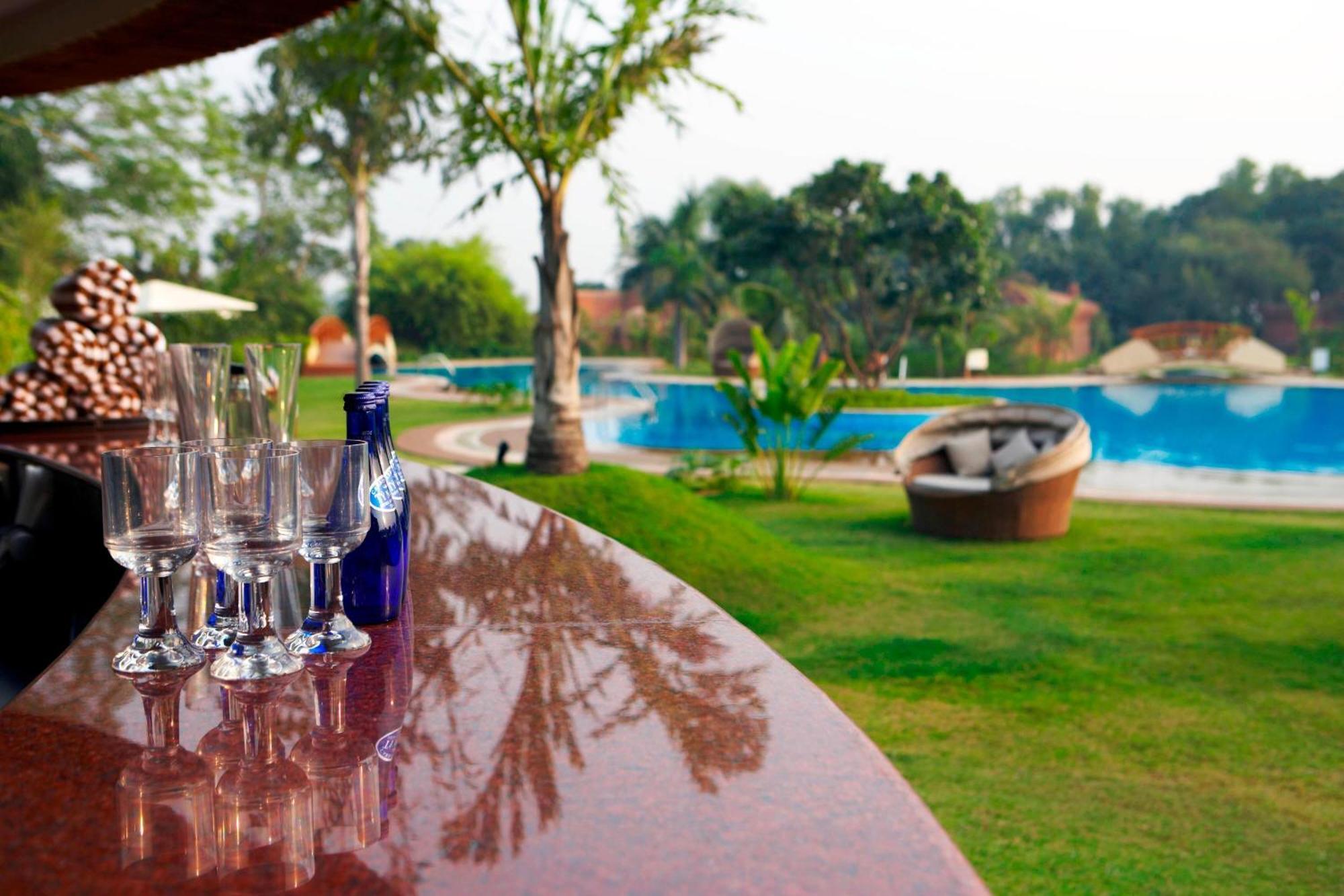 The Westin Sohna Resort & Spa Гургаон Екстериор снимка