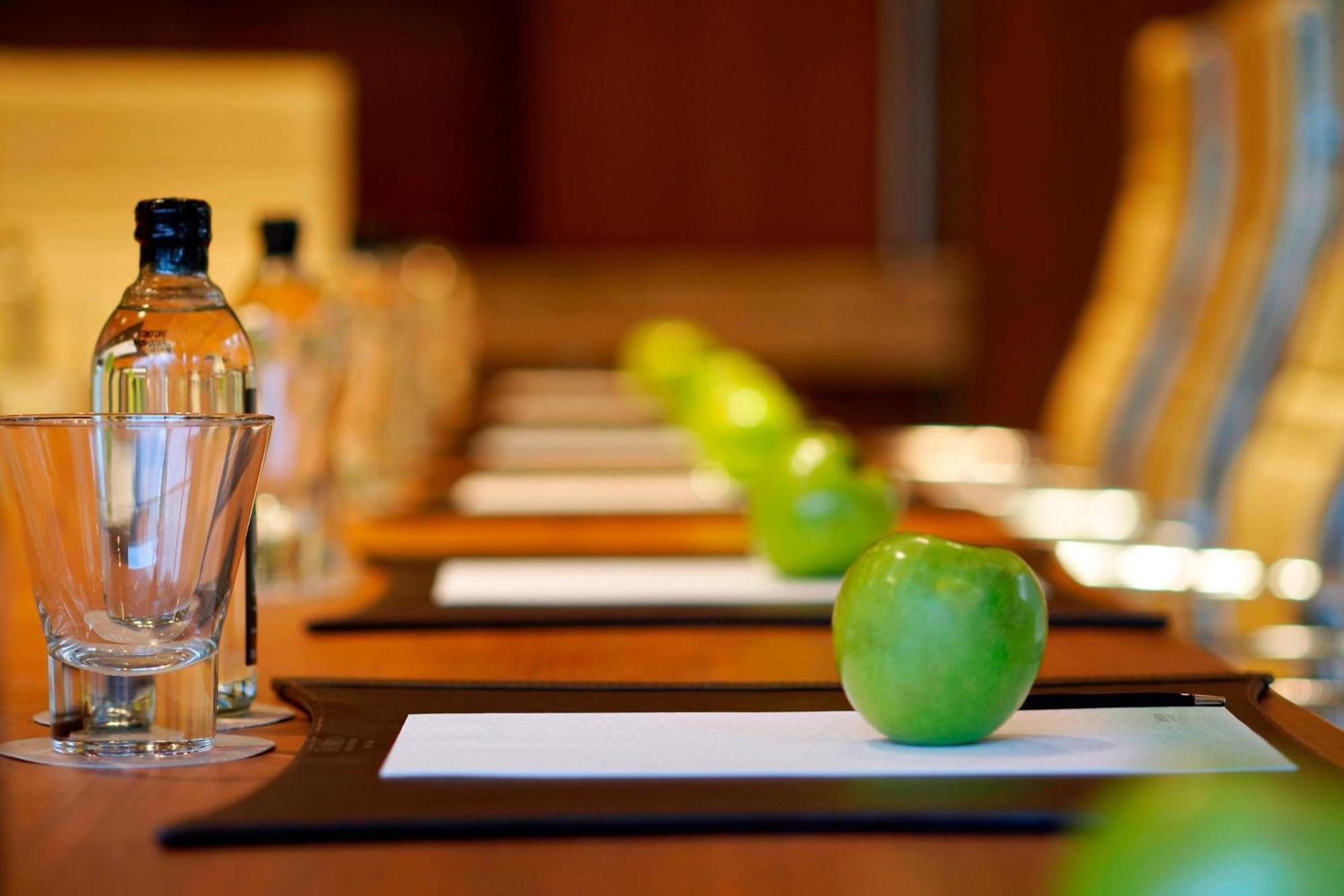 The Westin Sohna Resort & Spa Гургаон Екстериор снимка