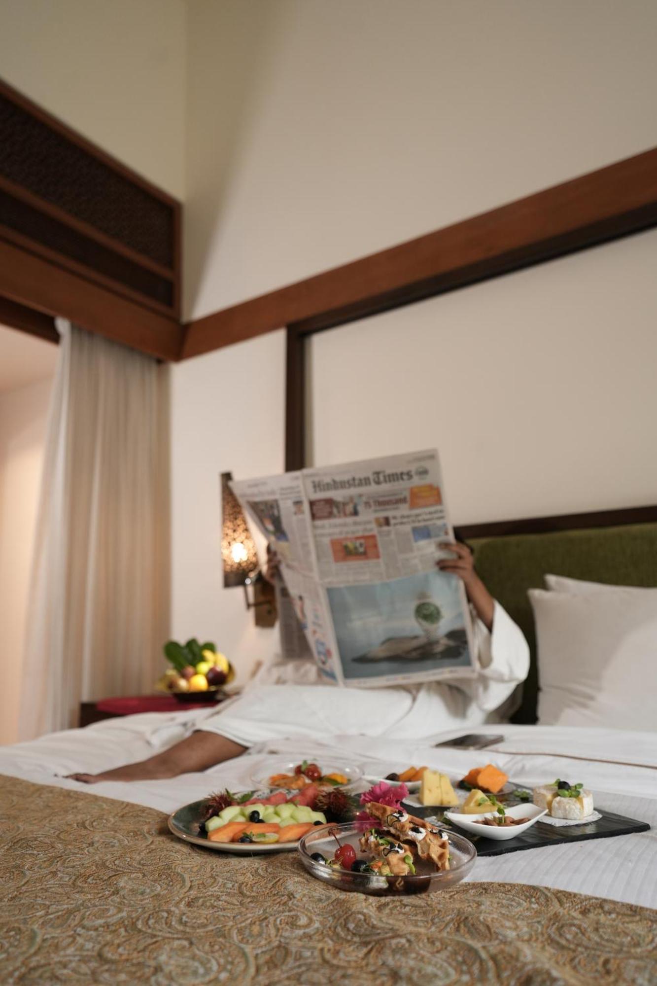 The Westin Sohna Resort & Spa Гургаон Екстериор снимка